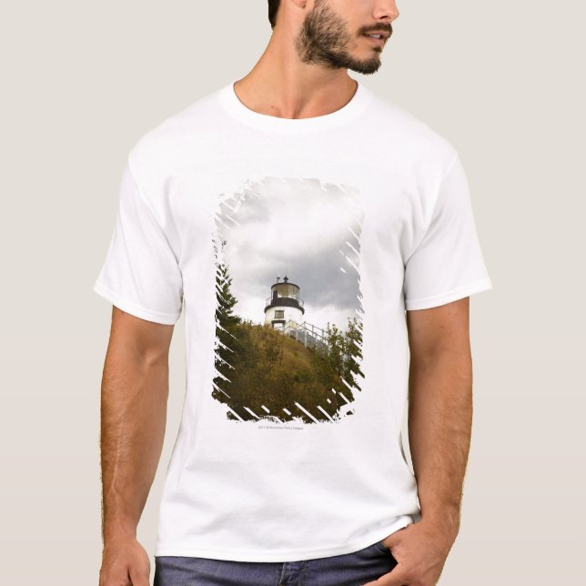 T-shirt Le phare principal du hibou un jour nuageux (Devant)