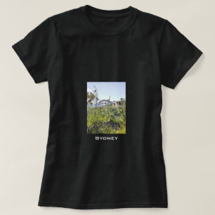 T-shirt Le pont du port de Sydney avec des plantes autocht