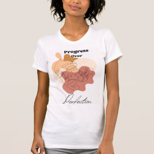 T-shirt Le progrès des femmes chic modernes sur la perfect