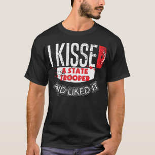 T-shirt Le soldat de la cavalerie d'état embrassé l'a ai