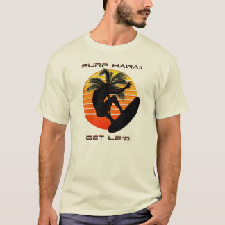 T-shirt Le surf Hawaï obtiennent des chemises de Lei'd