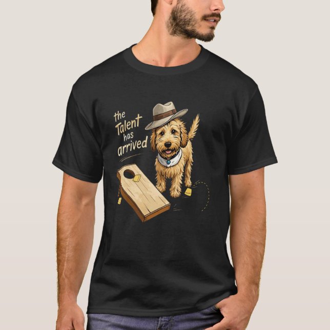 T-shirt Le talent est arrivé Funny Cornhole Goldendoodle (Devant)
