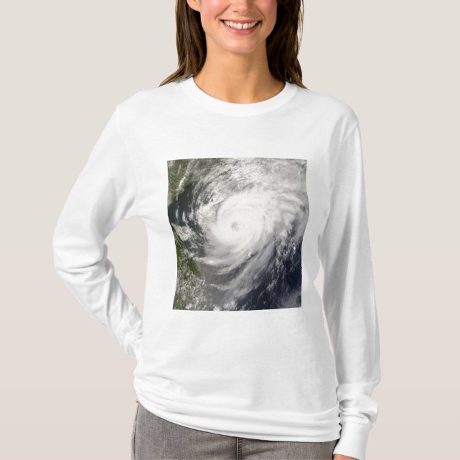 T-shirt Le typhon Neoguri approche de la Chine (Devant)