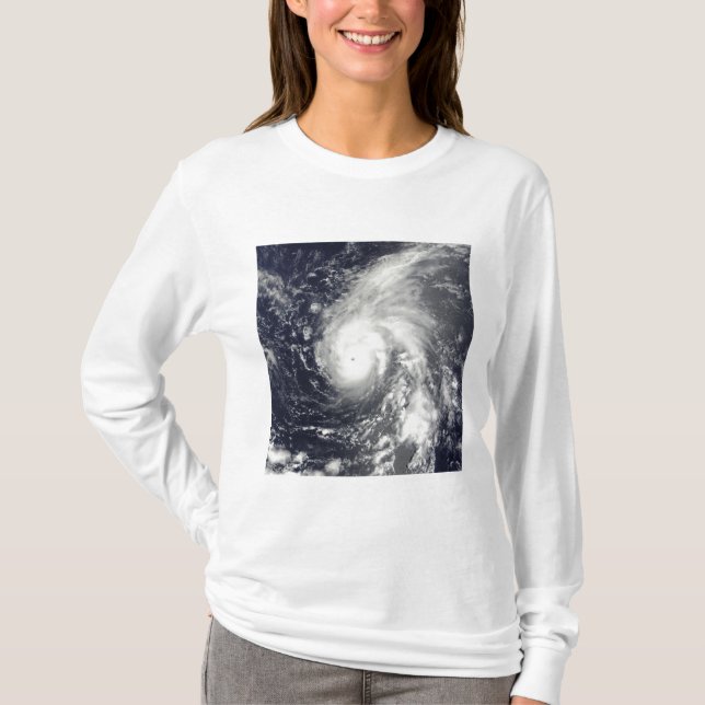 T-shirt Le typhon Vamco dans l'océan Pacifique (Devant)