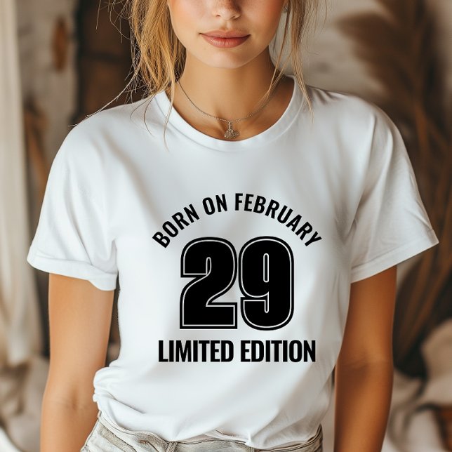 T-shirt Leap Day Né Le Février 29 Leap Année Anniversaire (Celebrate Leap Day in style with our exclusive T-shirt, marking the once-in-four-years occasion.)