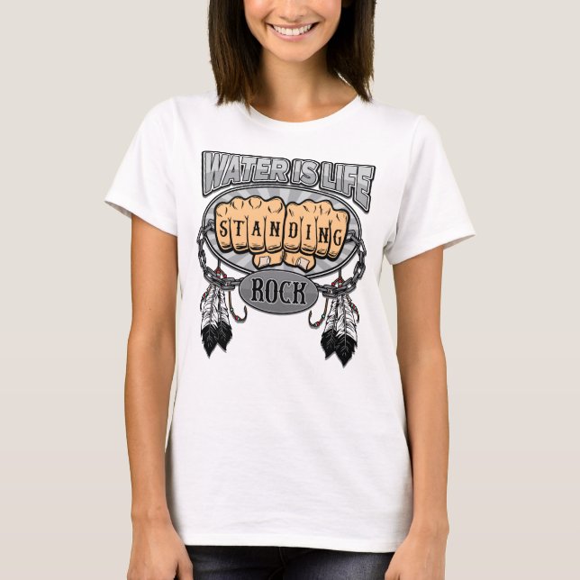 T-shirt L'eau debout de roche est des poings de la vie (Devant)