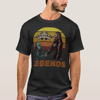 T-shirt Légendes rétro Alien Sasquatch