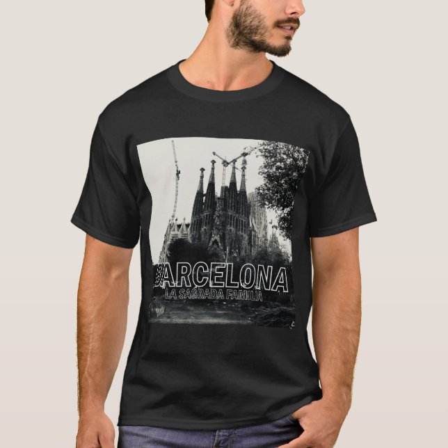 T-shirt L'église de la sagrada familia à Barcelone (Devant)
