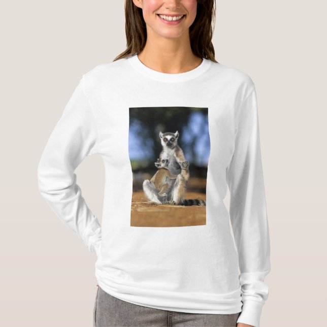 T-shirt Lémur à queue annelée, (Lemur catta), Mère et (Devant)