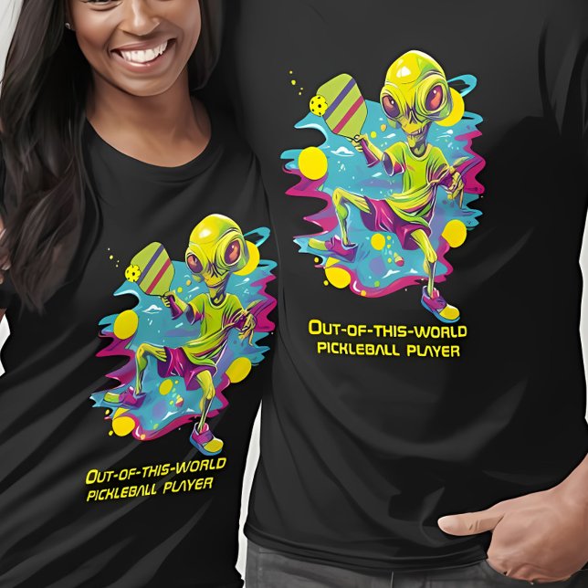 T-shirt L'Envahisseur de Pickleball (This t-shirt is pickleball meets intergalactic domination!)