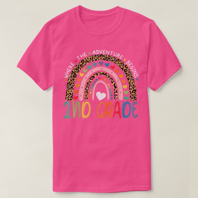 T-shirt Leopard Arc-en-ciel 2e année où l'aventure commenc (Design devant)