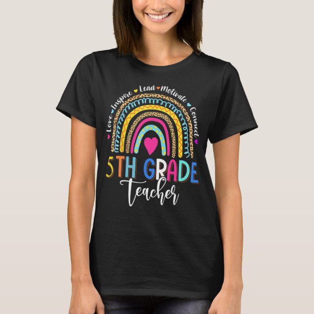 T-shirt Leopard Arc-en-ciel Enseignant de 5e année de reto (Devant)