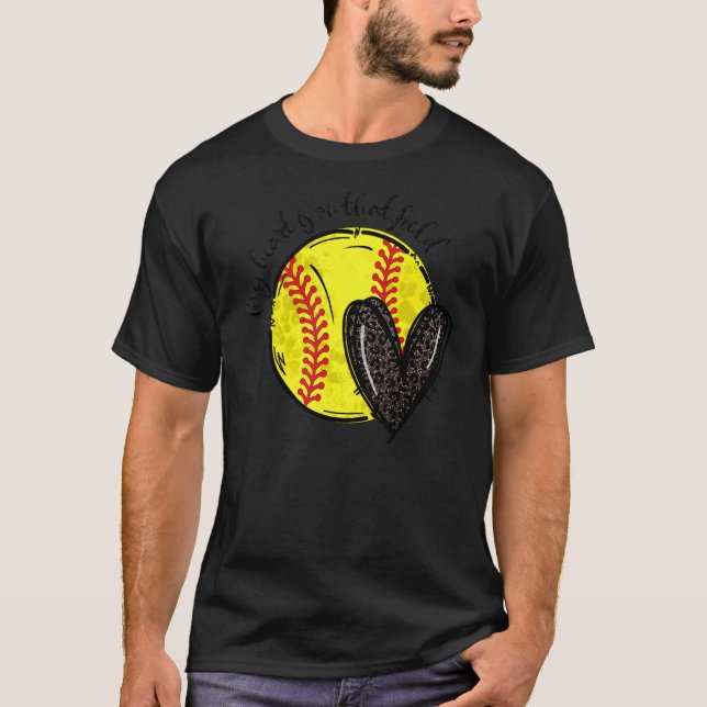 T-shirt Leopard Mon Coeur Est Sur Ce Terrain Softball Coeu (Devant)
