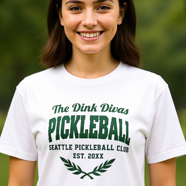 T-shirt L'équipe du club de joueurs de basket-ball sur mes (pickleball personalized shirt emblem club team player vintage custom text name green laurel retro)