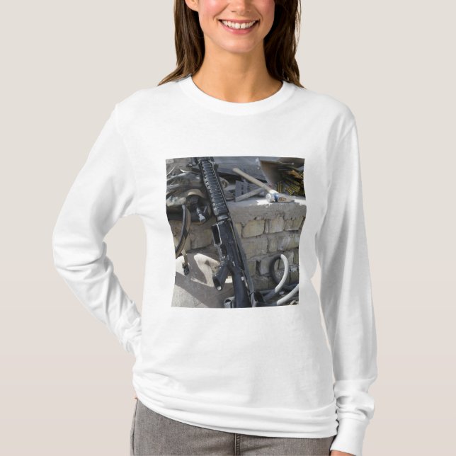 T-shirt L'équipement d'une Marine (Devant)