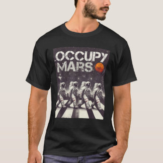 T-shirt Les astronautes marchant dans l'espace occupent Ma