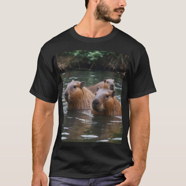 T-shirt Les capybaras nagent dans la rivière,  (Devant)