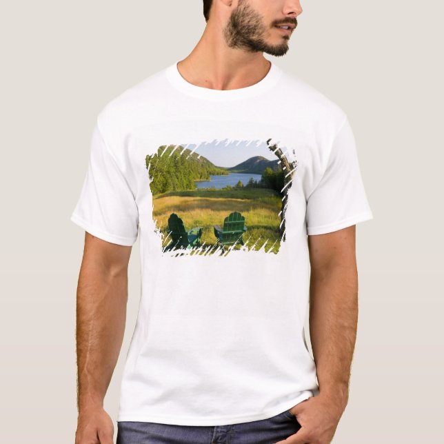 T-shirt Les chaises Adirondack sur la pelouse du Jourdain (Devant)