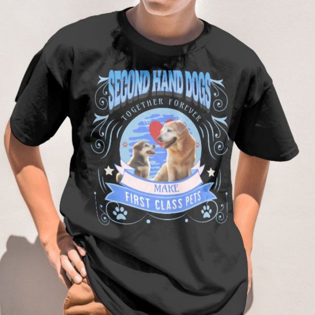T-shirt Les chiens d'occasion font des animaux de première (Créateur téléchargé)