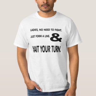 T-shirt Les dames forment une ligne et une attente