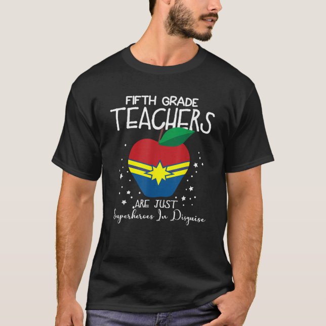 T-shirt Les Enseignants De 5E Année Ne Sont Que Des Superh (Devant)