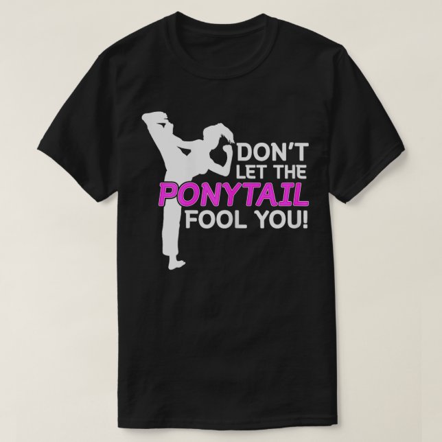T-shirt Les Filles De Karaté Ne Laissent Pas Le Ponytail V (Design devant)