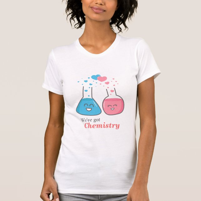 T-shirt Les flacons mignons de laboratoire dans l'amour, (Devant)