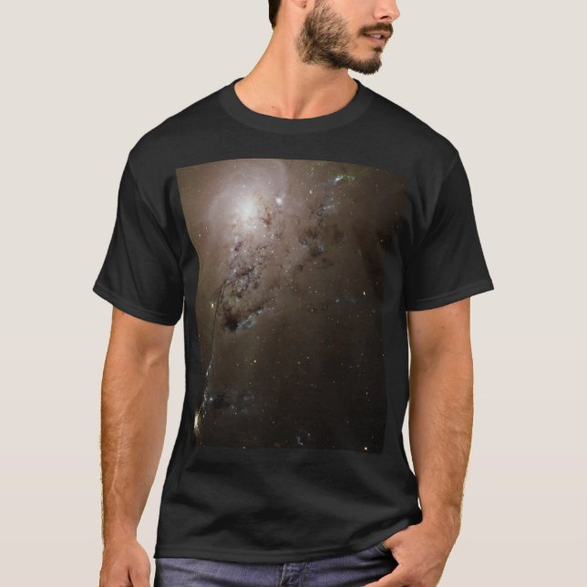 T-shirt Les galaxies verglaçantes se heurtent dans une lam (Devant)