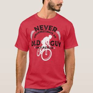T-shirt Les Hommes Ne Sous-Estiment Jamais Un Vieux Type S