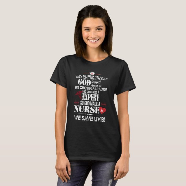 T-shirt Les infirmières sont des expertes (Devant entier)