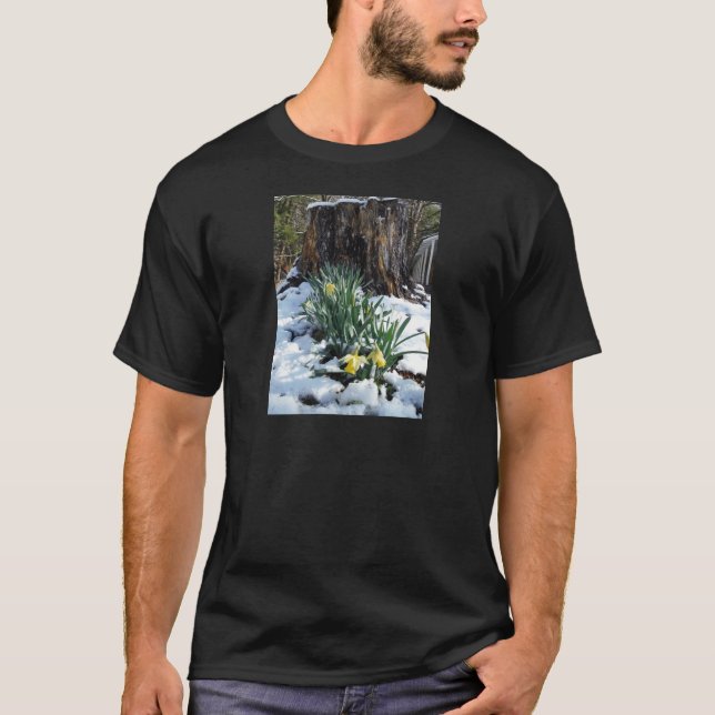 T-shirt Les jonquilles jaunes dans la neige (Devant)
