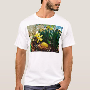 T-shirt Les jonquilles jaunes et un oeuf de Pâques jaune
