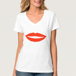 T-shirt Les lèvres rouges le gardent simple doux