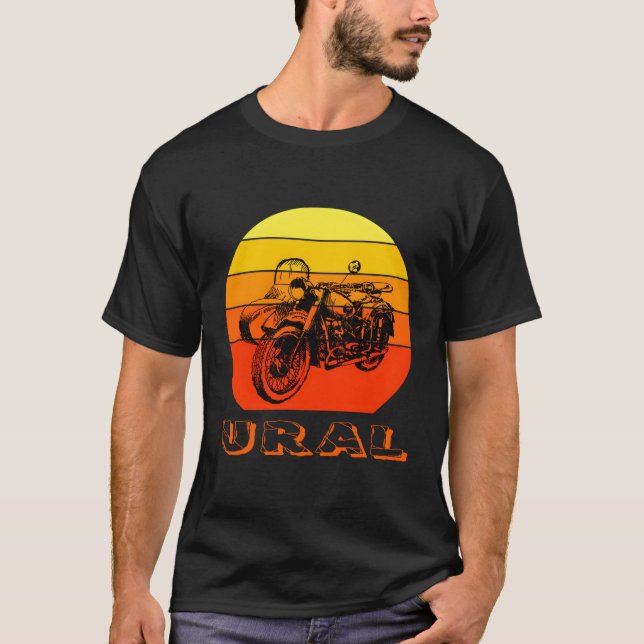 T-shirt Les Lourdes Motos Soviétiques Comme L'Oural N'Ont  (Devant)