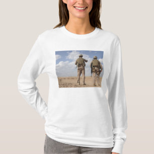 T-shirt Les marines balayent l'horizon pour l'activité