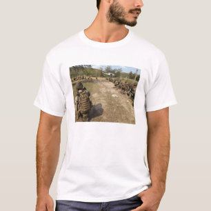 T-shirt Les marines des USA fournissent la sécurité comm