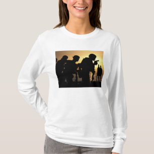 T-shirt Les marines mettent le feu à des pistolets de 9mm