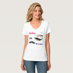 T-shirt les mèches ou le genre de staches indiquent des