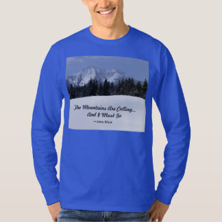 T-shirt Les montagnes appellent la longue pièce en t de la