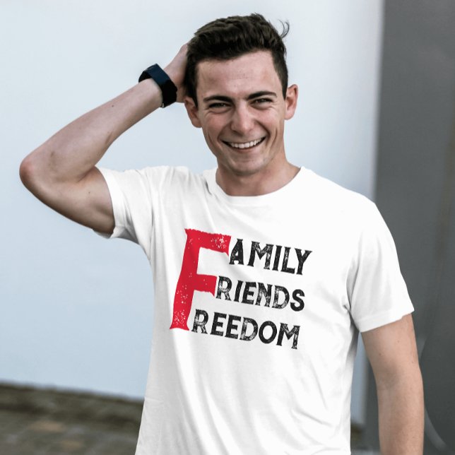 T-shirt Les mots : Familles amis liberté Funny (Créateur téléchargé)