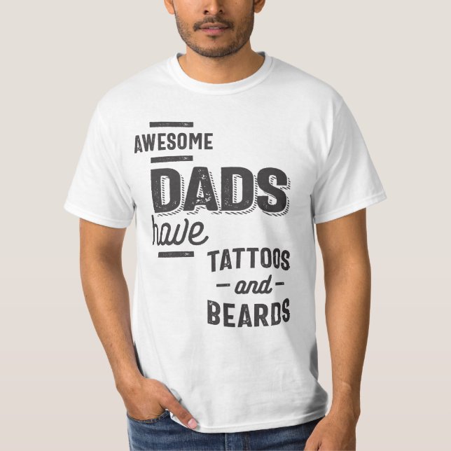 T-shirt Les papas géniaux ont des tatouages et des ours (Devant)