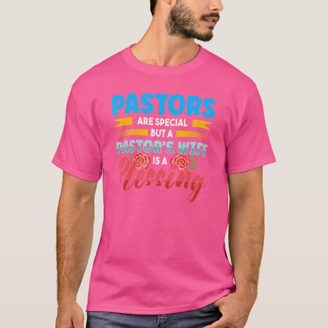 T-shirt Les pasteurs sont une femme de pasteur spéciale es (Devant)