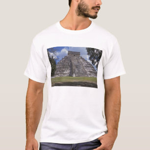 T-shirt Les touristes passent devant un côté non restauré 