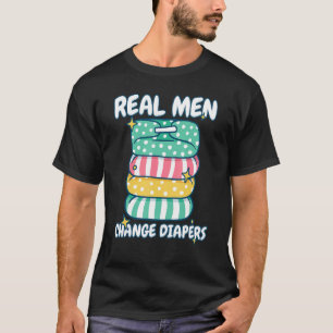 T-shirt Les vrais hommes changent les couches Bébé change