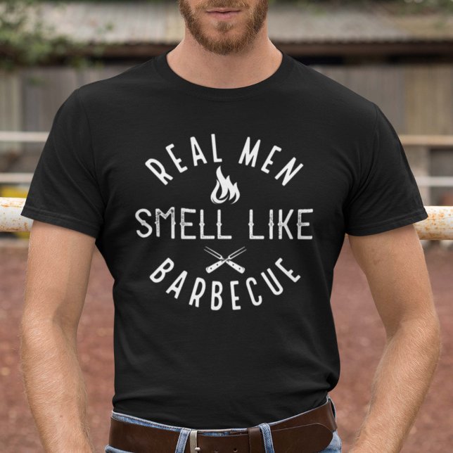 T-shirt Les vrais Hommes Sentent Comme Un Barbecue (Créateur téléchargé)