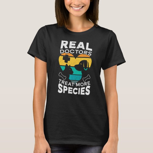 T-shirt Les vrais médecins traitent plus d'espèces Animaux (Devant)