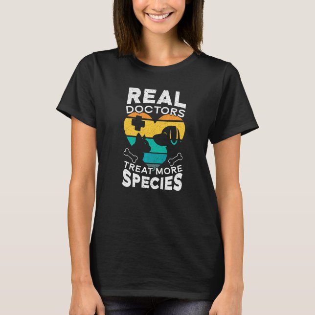 T-shirt Les vrais médecins traitent plus d'espèces Animaux (Devant)
