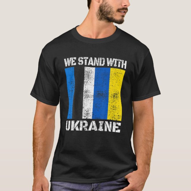 T-shirt L'Estonie Soutient L'Ukrainien Nous Tenons Avec L' (Devant)