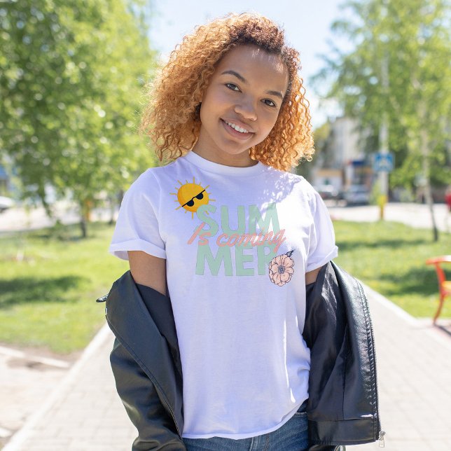 T-shirt L'été arrive fleur sauvage bleu typographie rose (Créateur téléchargé)