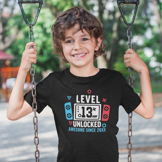 T-shirt LEVEL 13 UNLOCKED Gamer Birthday – Custom Year (Créateur téléchargé)